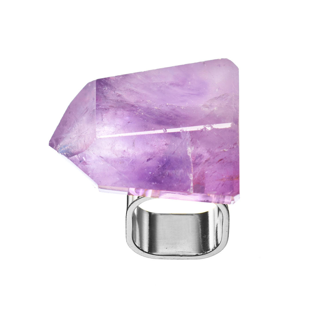 Roxx Amethyst Ring by Märta Larsson in polished silver with faceted amethyst stone. Handcrafted crystal ring with geometric cut and bold purple hue.